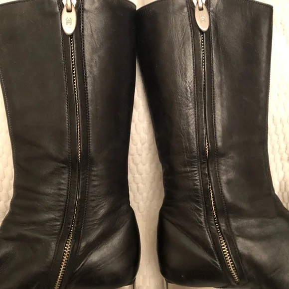 Authentic Chanel black leather boots 35.5 - Picture 7 of 12